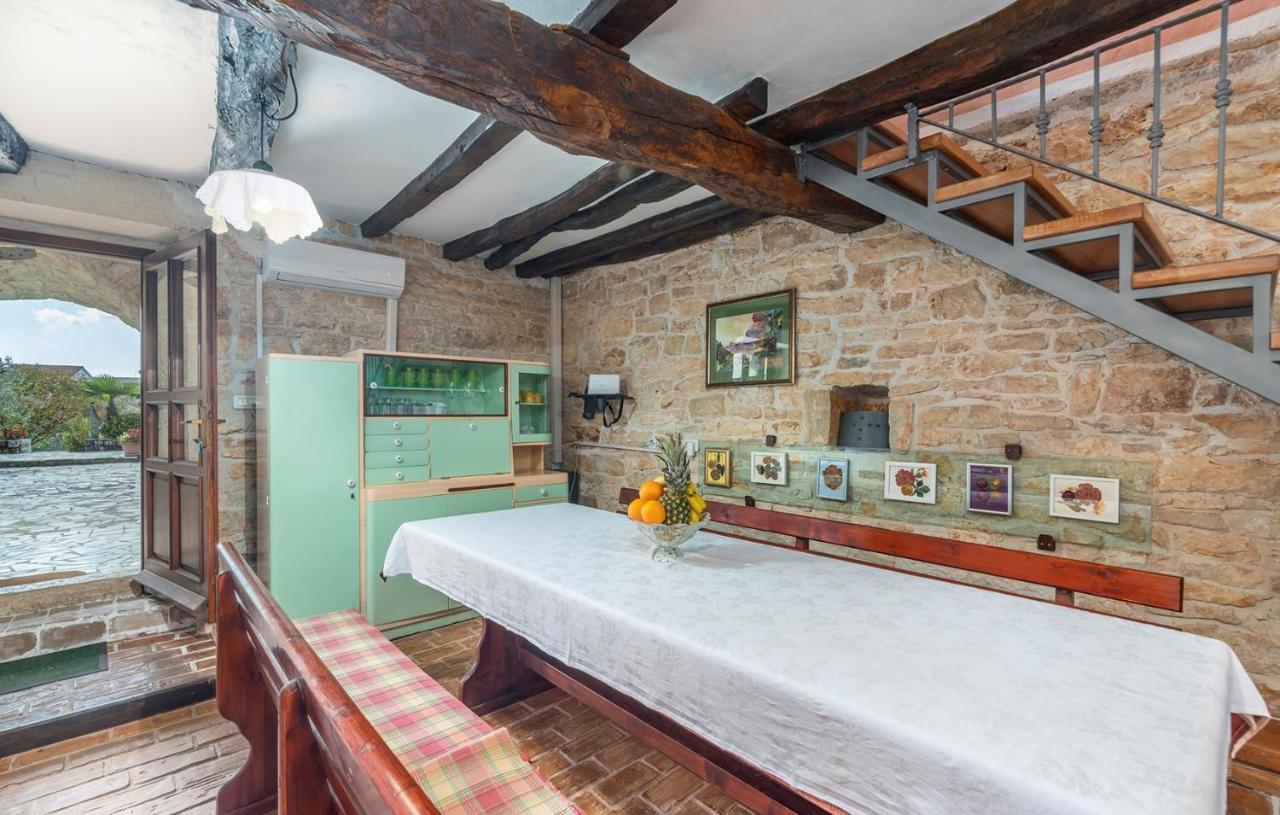 Hotel House Peresiji Habitación foto